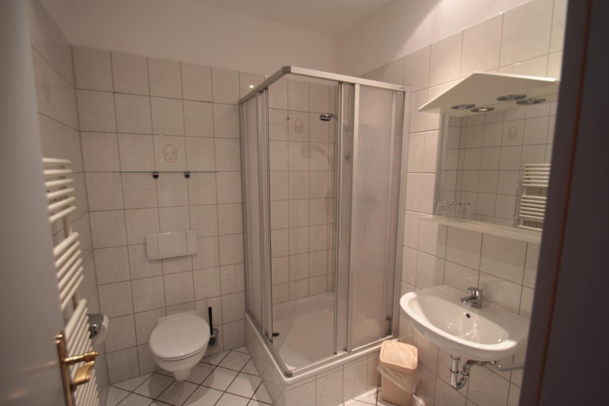 Schmiedehaus - *